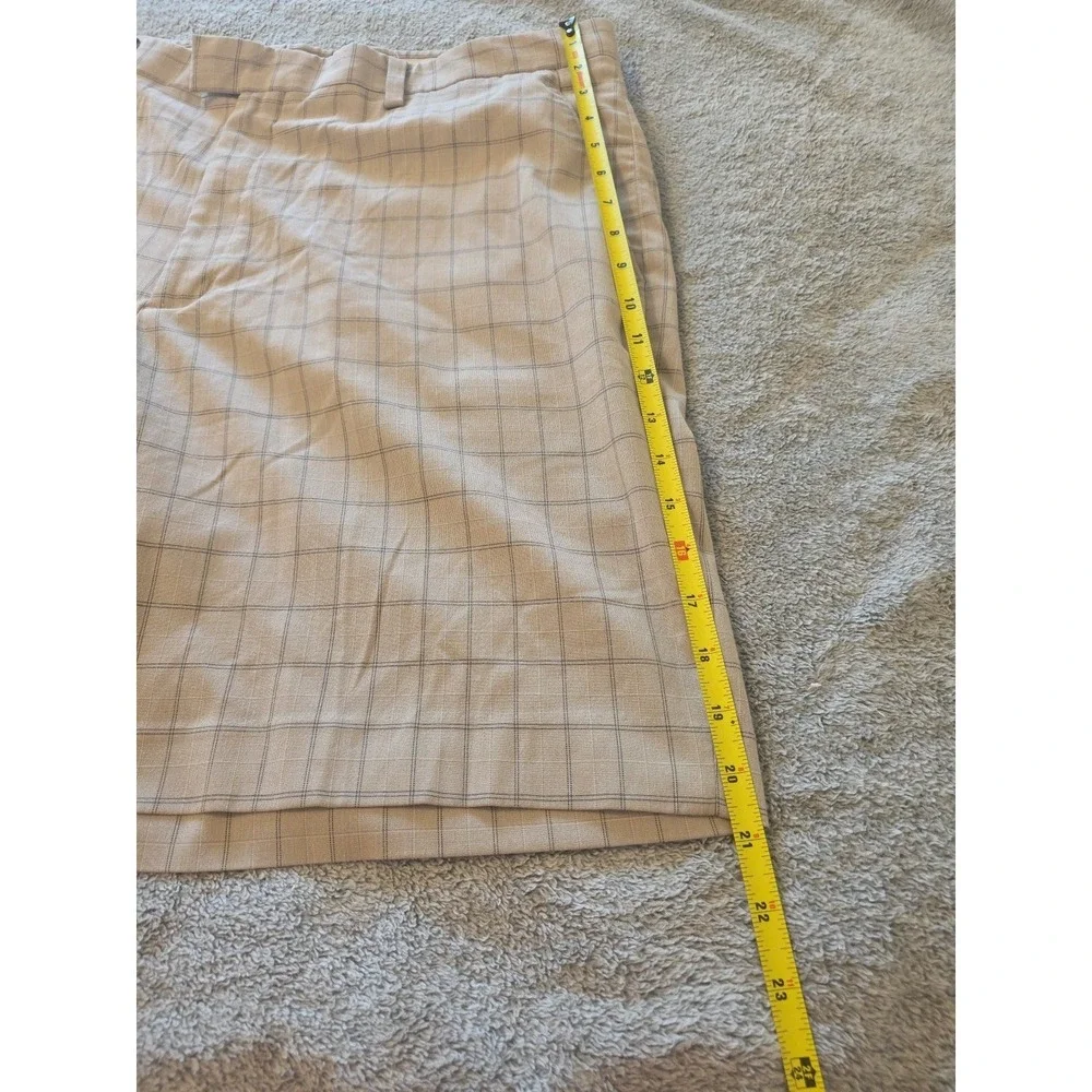 Tiger Woods Collection Tan‎ Plaid Shorts Men's Size 40